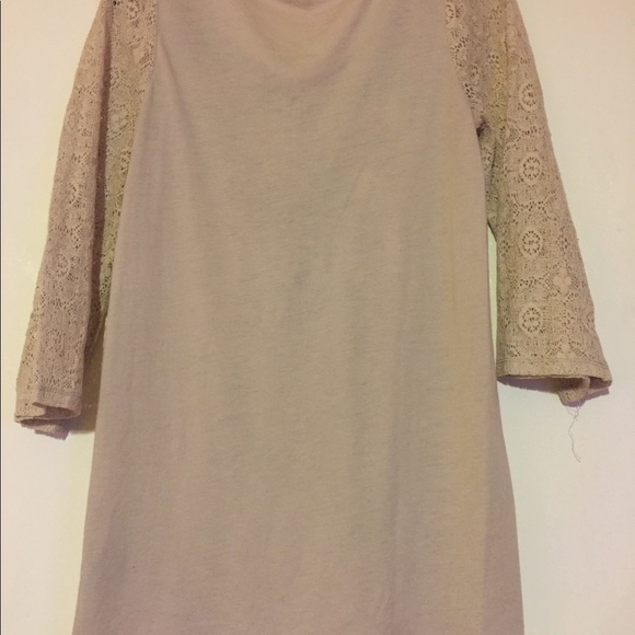 So Soft Tunic Styled Top with Lace Sleeves Tie Neck - Picture 3 of 6